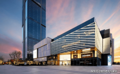 <strong>由建制衡宇</strong>